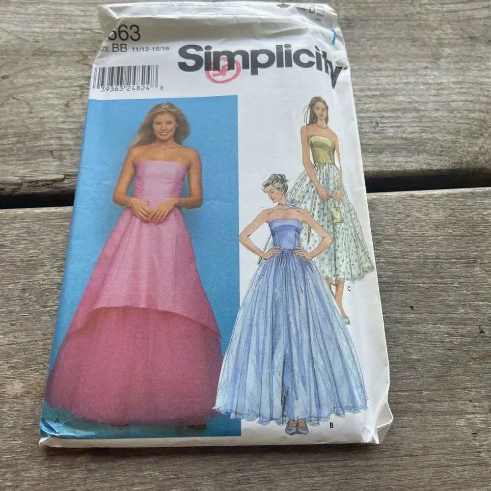 Simplicity 9663 Uncut‎ FF Juniors Evening Dress in Two Lengths Full Figure 11/12